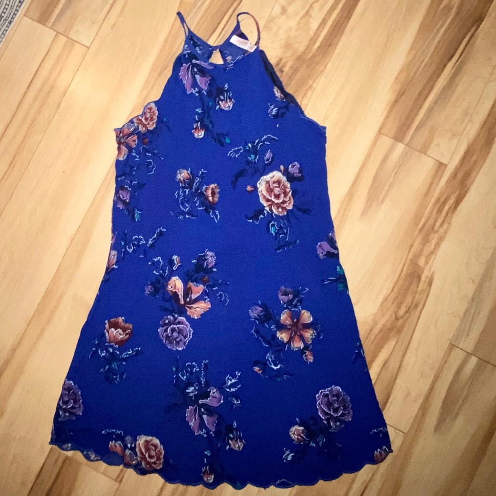 Xhilaration floral sleeveless tunic